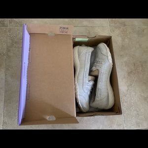 🤍👟 NIB Skechers Women’s Breathe Easy-Good Influence Size 9